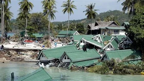 The 2004 Indian Ocean Tsunami: A Devastating Natural Disaster that Redefined Coastal Communities and Sparked Global Humanitarian Aid Efforts